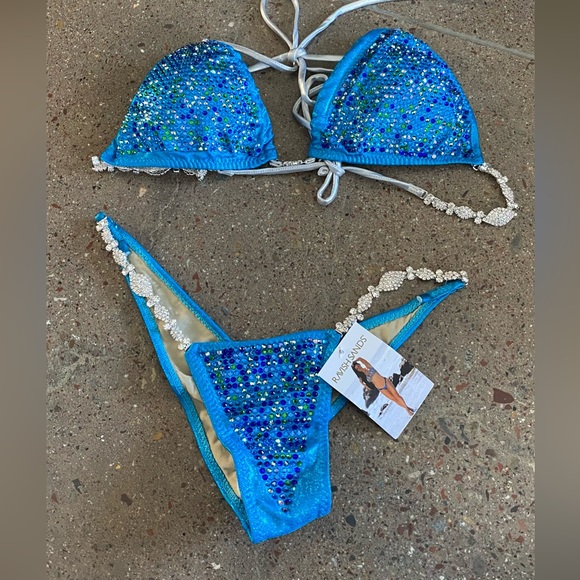 Ravish Sands Competition Bikini - Picture 1 of 1